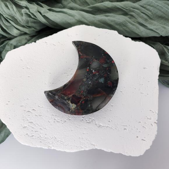 Large African Bloodstone Moon Crystal Carving - Picture 4 of 6